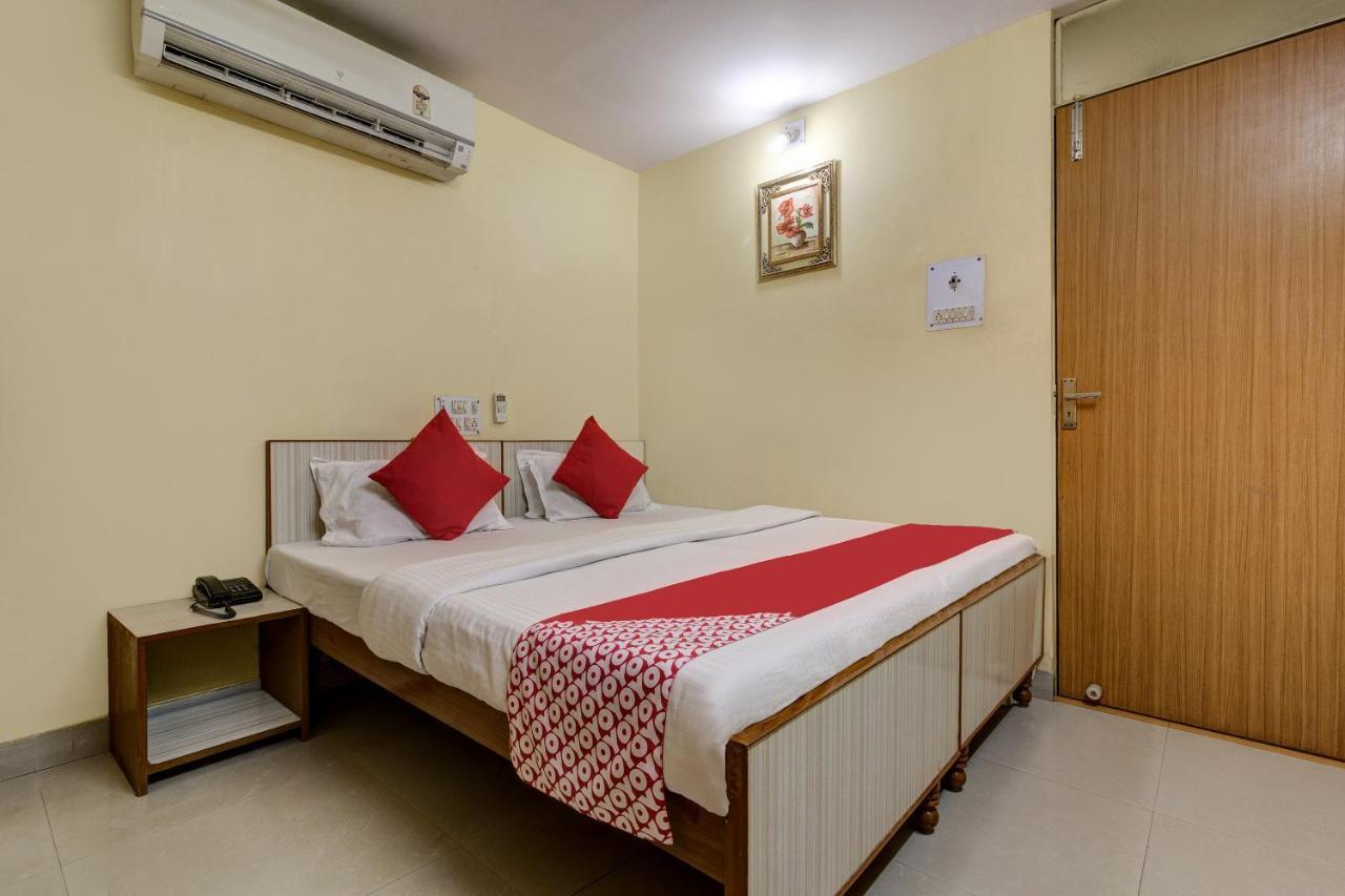 Oyo Hotel Satguru Jamshedpur Bagian luar foto