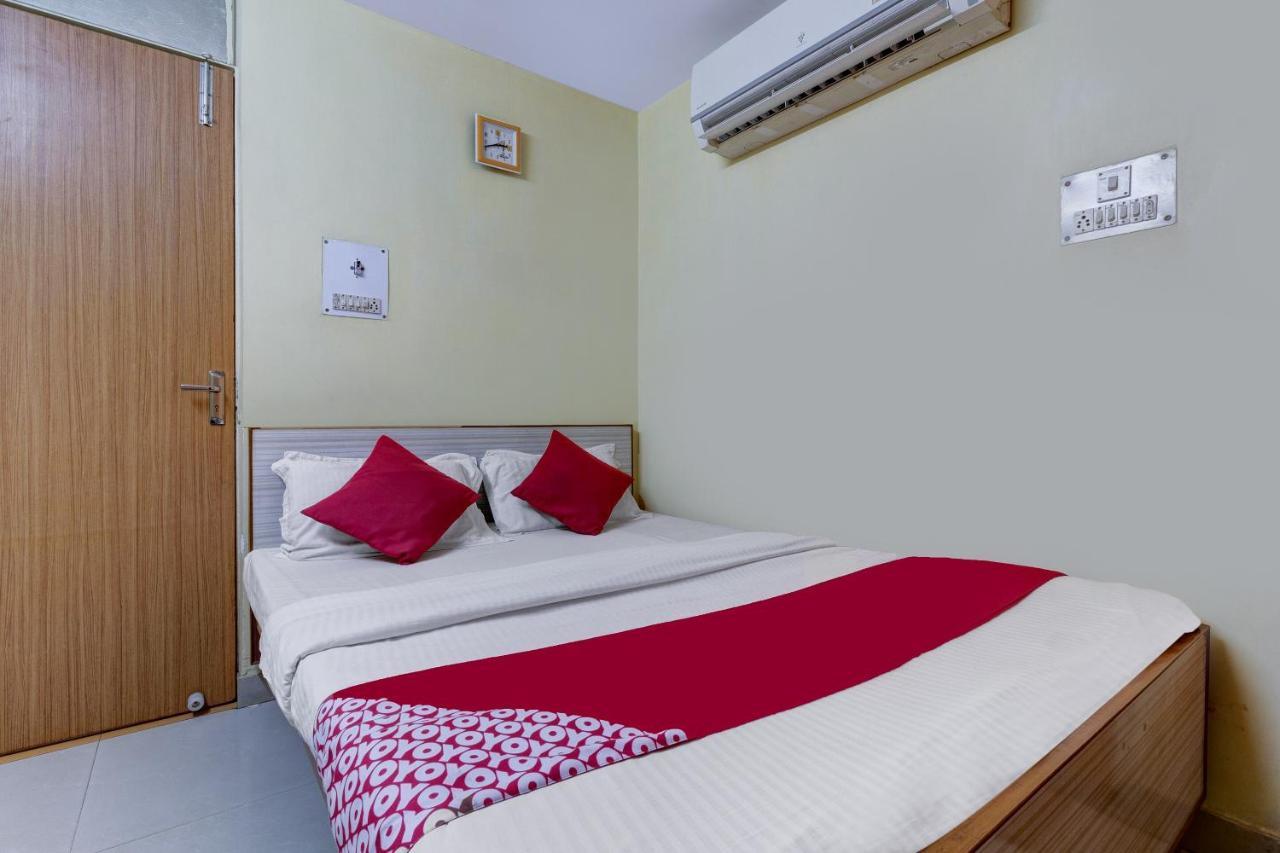 Oyo Hotel Satguru Jamshedpur Bagian luar foto