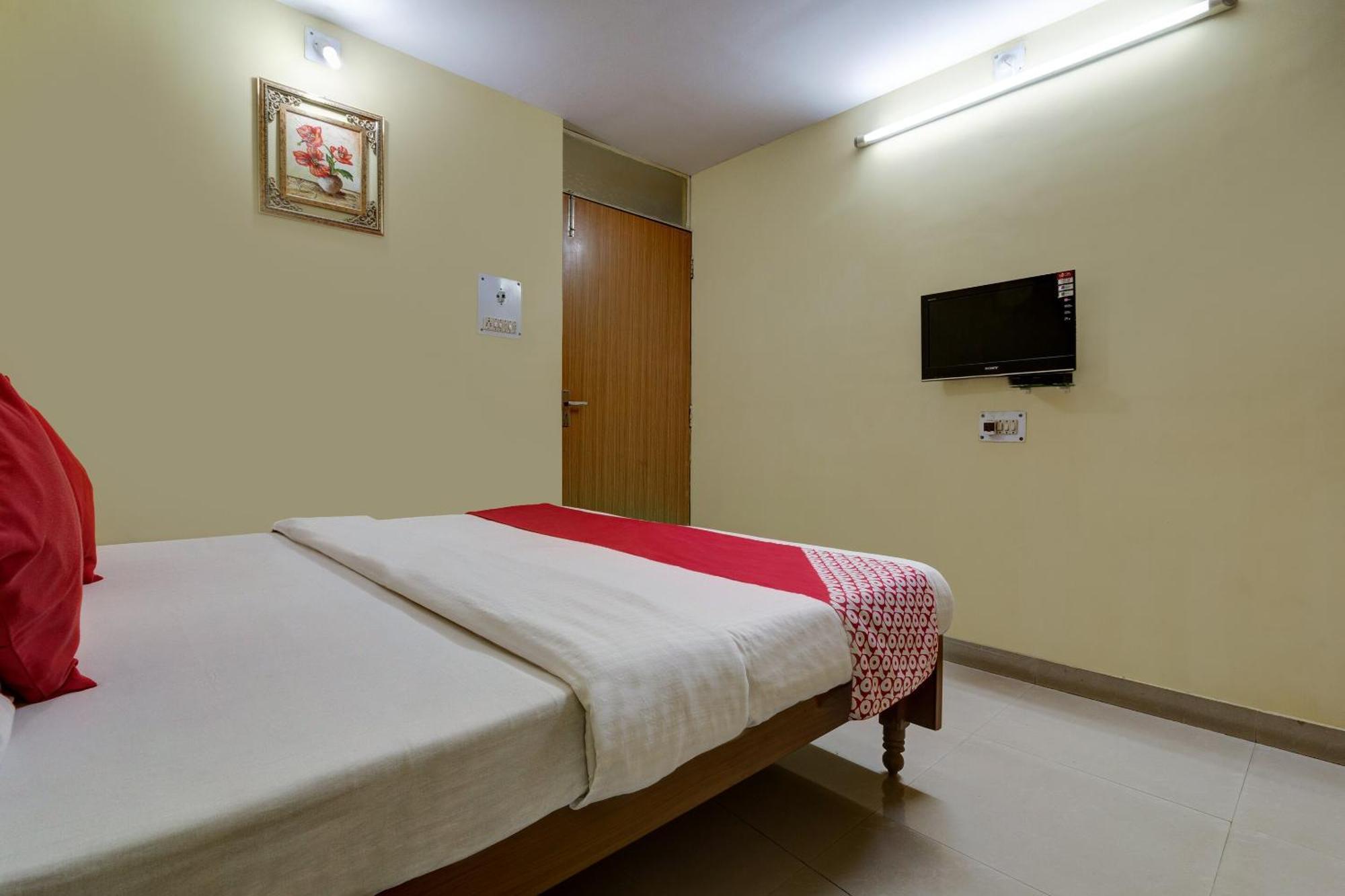 Oyo Hotel Satguru Jamshedpur Bagian luar foto